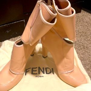 Fendi pink authentic leather size 40, 3inch high heeled boots.